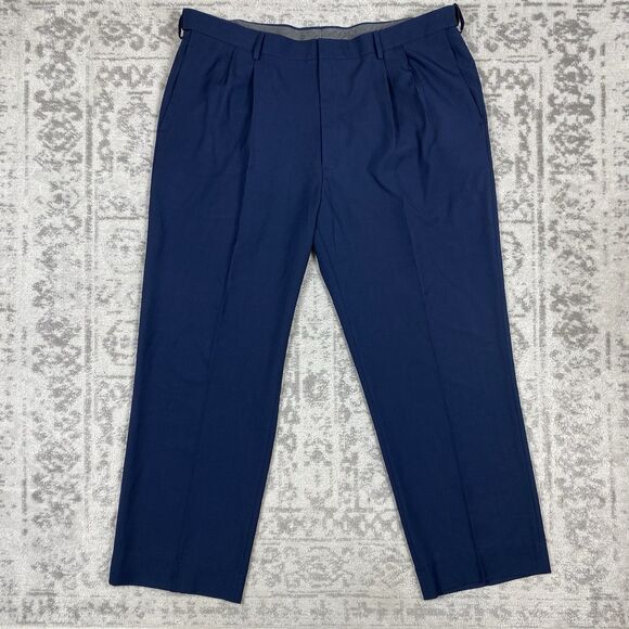 Haggar Men's Premium Khaki Classic Fit Expandable Waist Navy Blue Pants 42x32 - Picture 1 of 5
